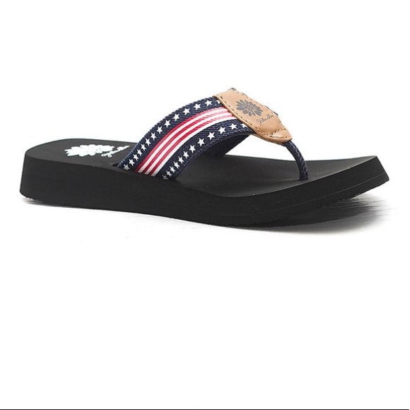 Yellow Box Size 8.5 Navy Stars/ Stripes Sandal - Picture 6 of 8